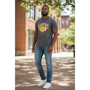 Mitchell and Ness NBA Nostalgia 21 Los Angeles Lakers Tee Men Size XL NWT